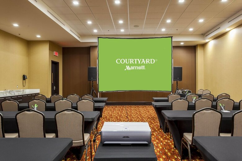 Hotel Courtyard By Marriott Montreal West Island/baie D'urfe