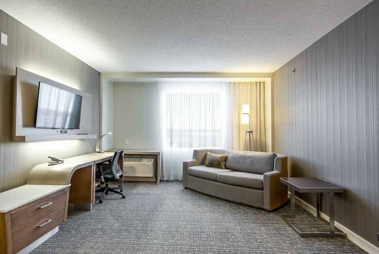 Hotel Courtyard By Marriott Montreal West Island/baie D'urfe