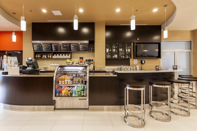 Hotel Courtyard By Marriott Montreal West Island/baie D'urfe