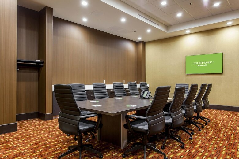 Hotel Courtyard By Marriott Montreal West Island/baie D'urfe
