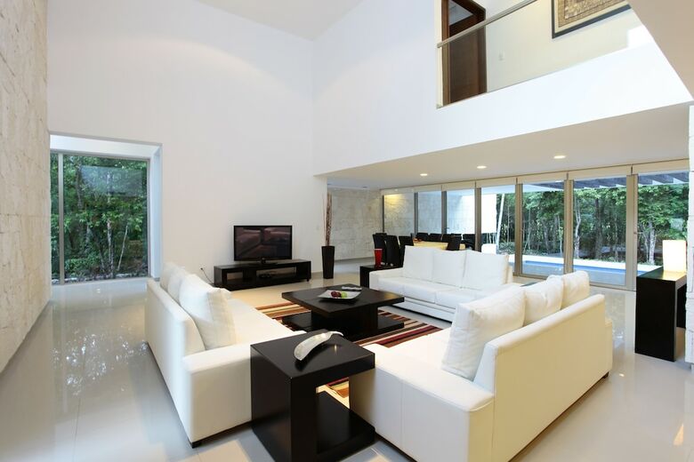 Bahia Principe Vacation Rentals - Three-bedroom House