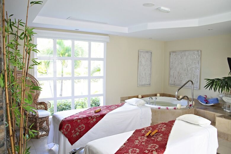 Bahia Principe Vacation Rentals - Three-bedroom House