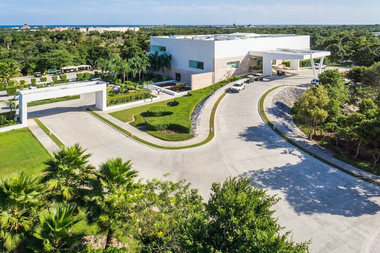 Bahia Principe Vacation Rentals - Three-bedroom House