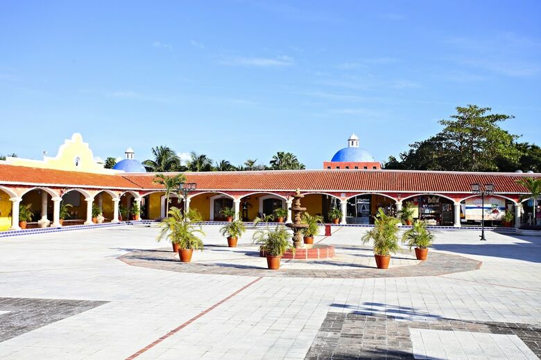Bahia Principe Vacation Rentals - Three-bedroom House