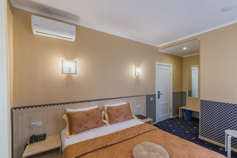 Mira Hotel