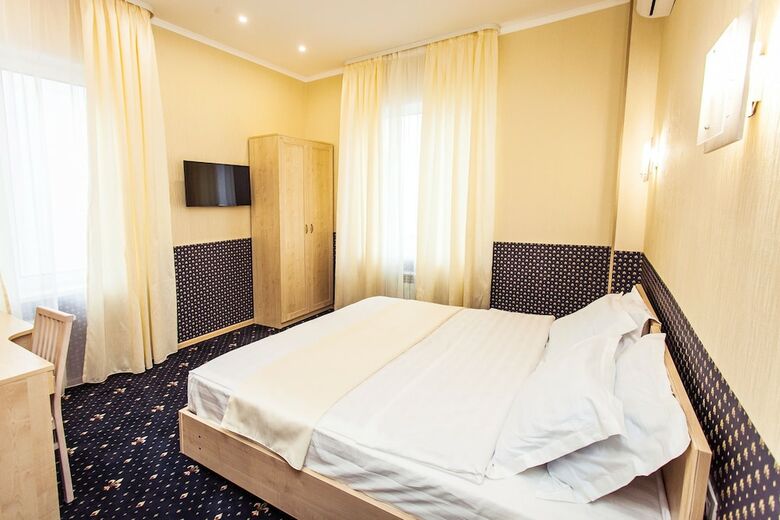 Mira Hotel