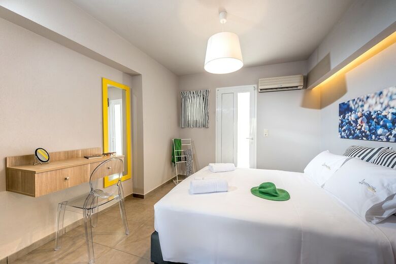 Aparthotel Anemos Suites