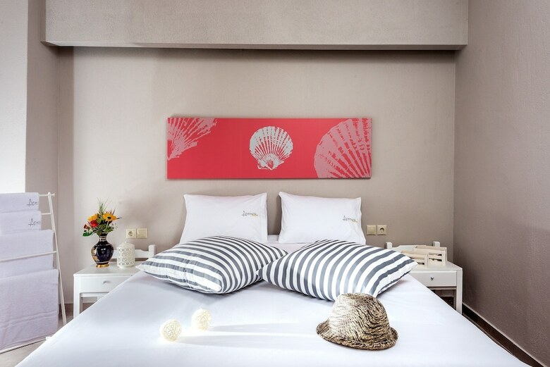 Aparthotel Anemos Suites