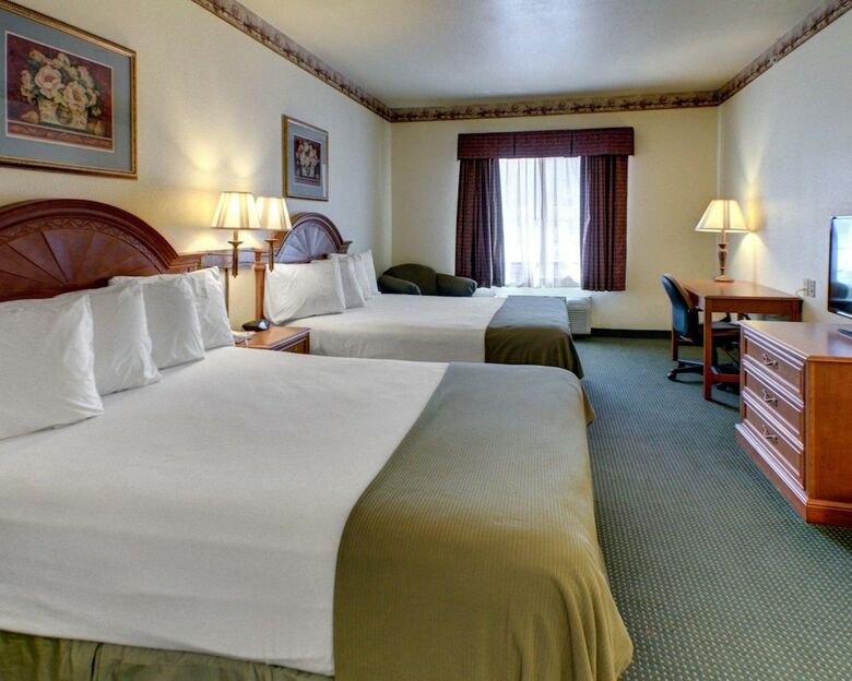Hotel Quality Inn & Suites