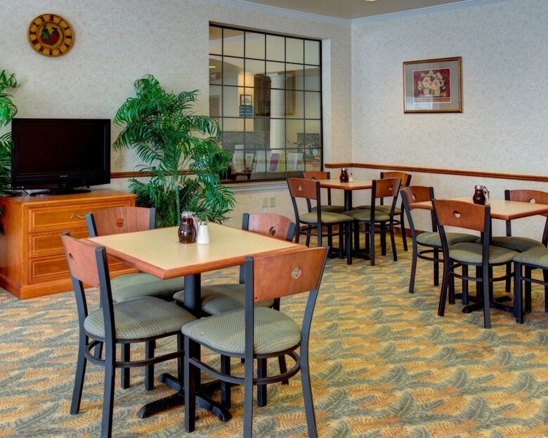 Hotel Quality Inn & Suites