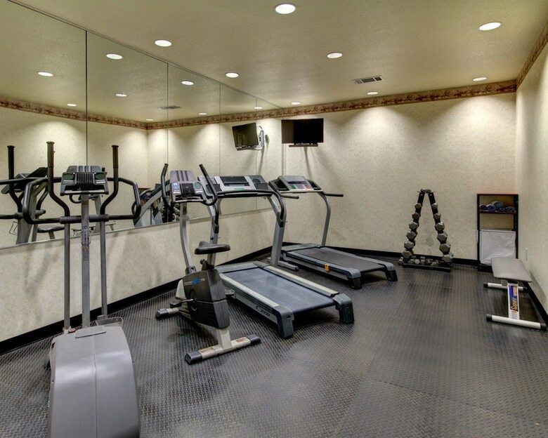Hotel Quality Inn & Suites