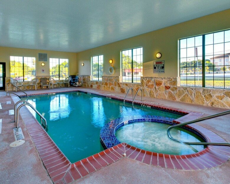 Hotel Quality Inn & Suites