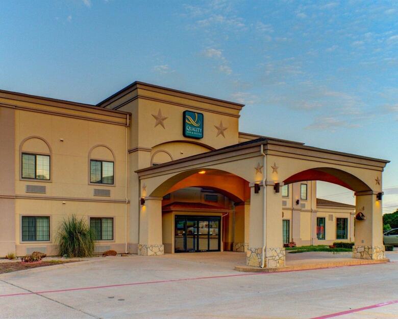 Hotel Quality Inn & Suites