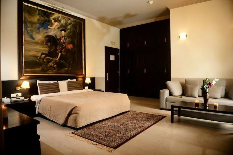 Elion House Hotel