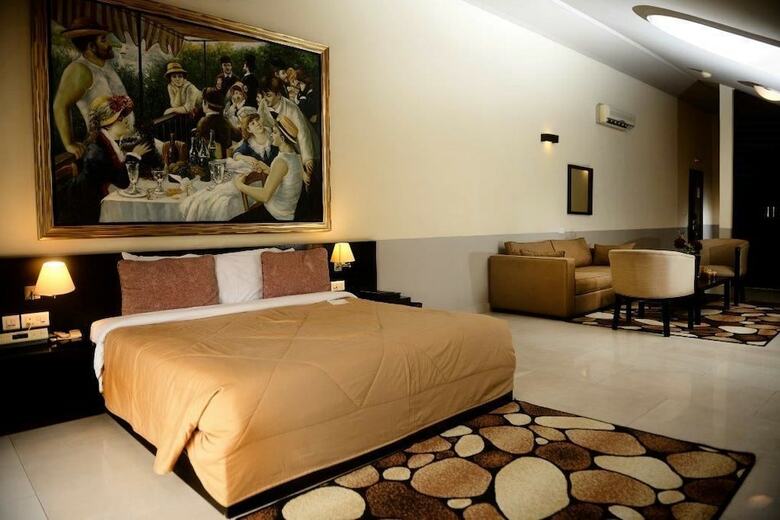 Elion House Hotel