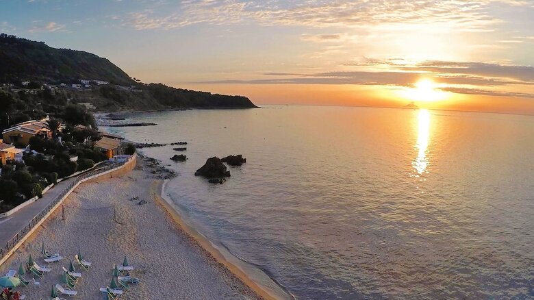 Hotel Baia Paraelios Resort