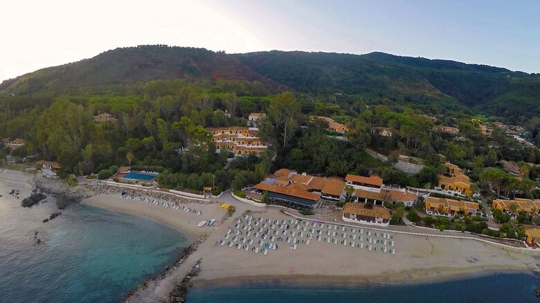 Hotel Baia Paraelios Resort