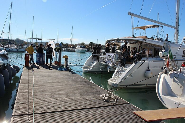 Catamarano Mauticat Boat & Breakfast