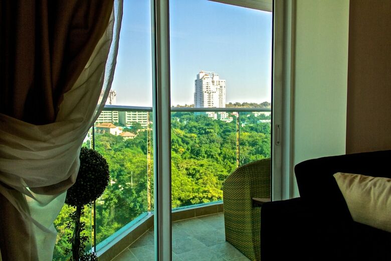 Cosy Beach View Condominium