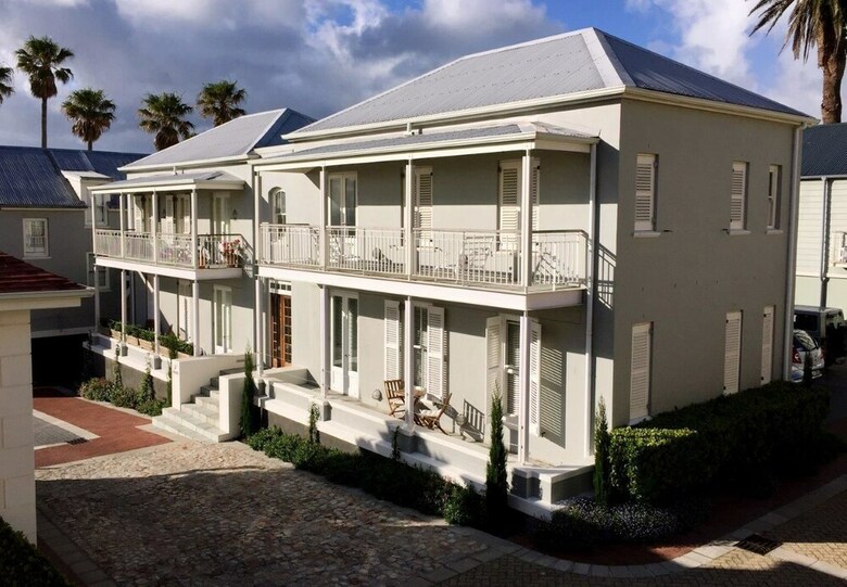 The Majestic Apartment