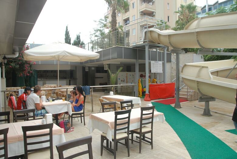 Monte Carlo Hotel - All Inclusive