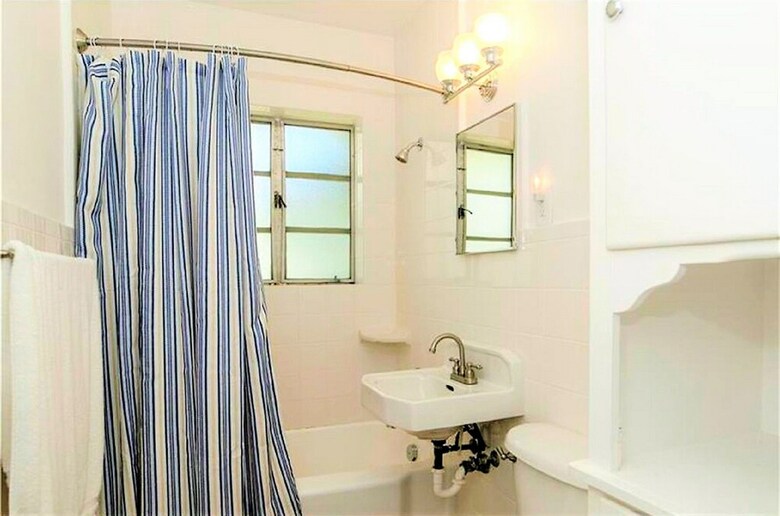 Pass A Grille St Pete Beach Home (105 -17)