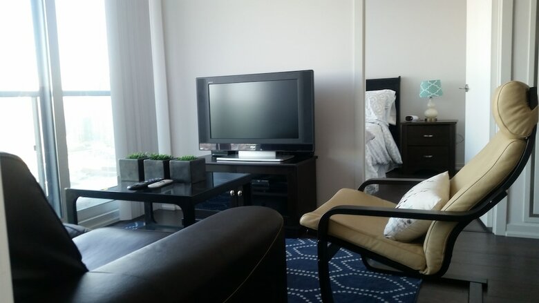 Life Suites Soho 2 Bed | 2 Bath Cn Tower View