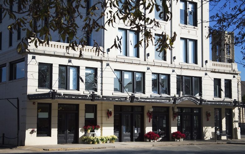 Park Plaza Hotel Seguin