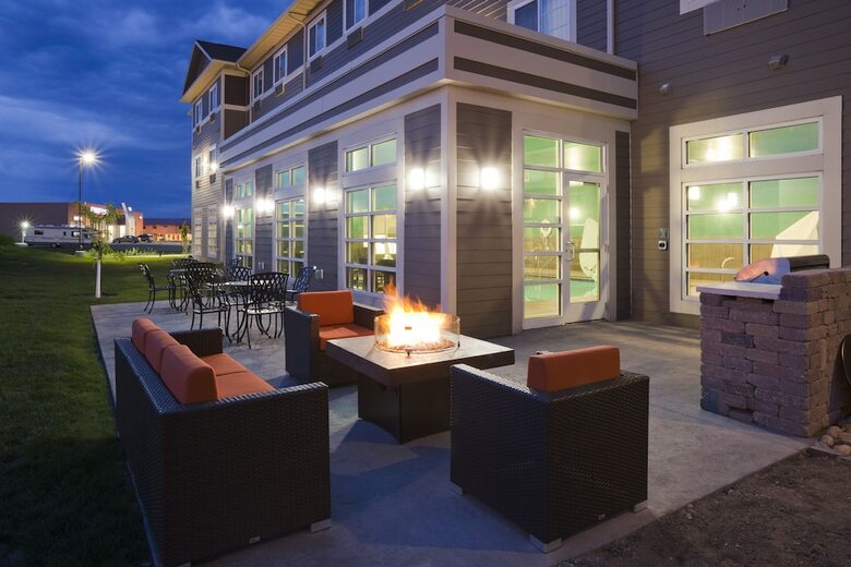 Grandstay Hotel And Suites
