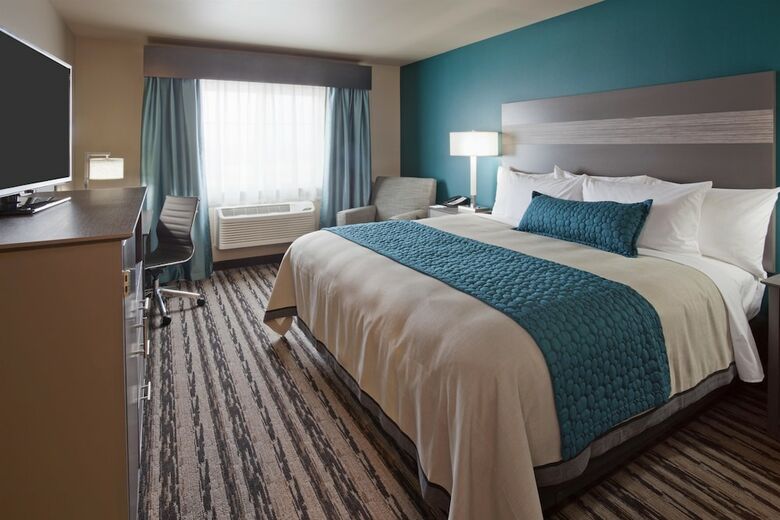 Grandstay Hotel And Suites