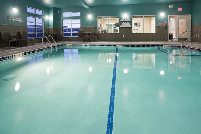 Grandstay Hotel And Suites