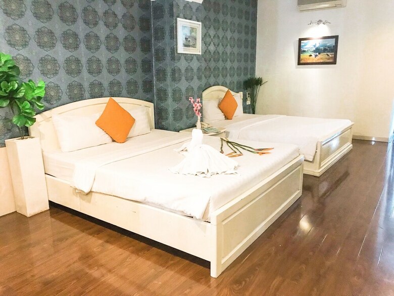 Platinum Hotel