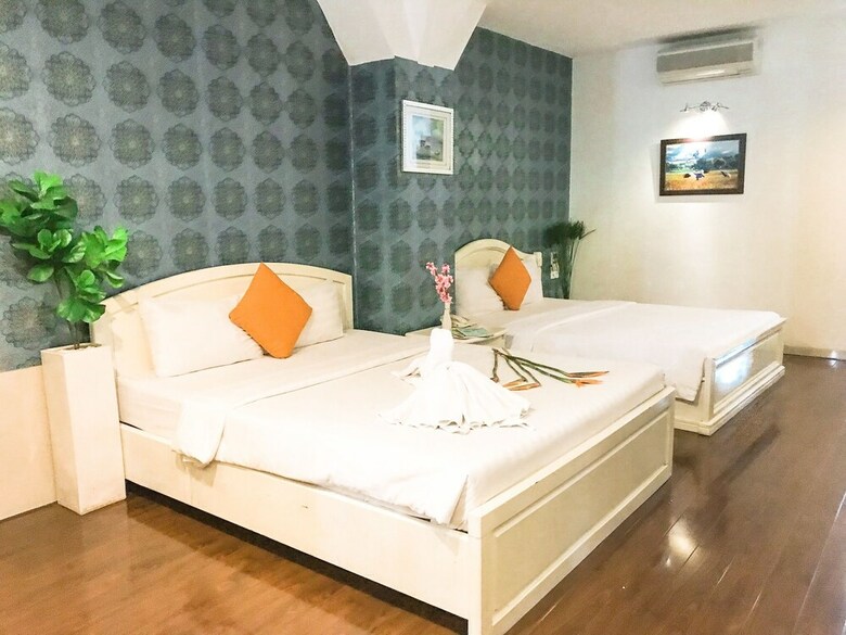 Platinum Hotel