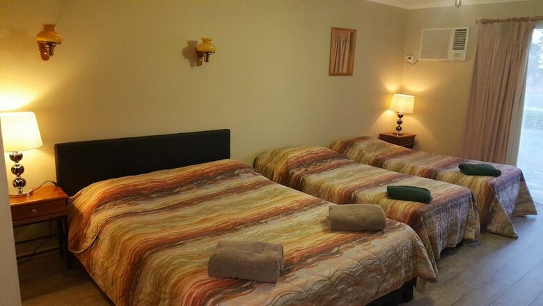 Cardigan Lodge Motel