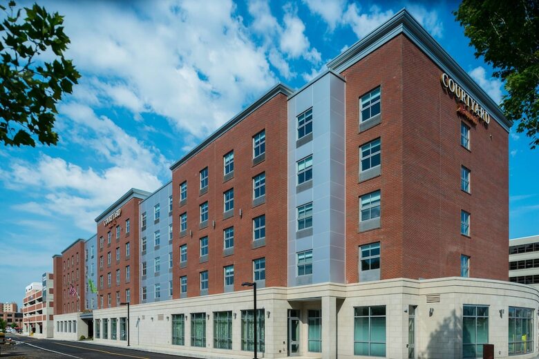 Hotel Courtyard By Marriott Edgewater Nyc Area