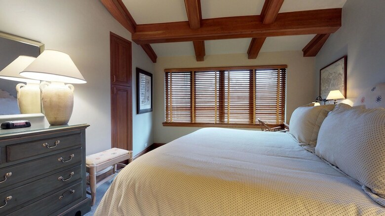 Plaza Lodge By Destination