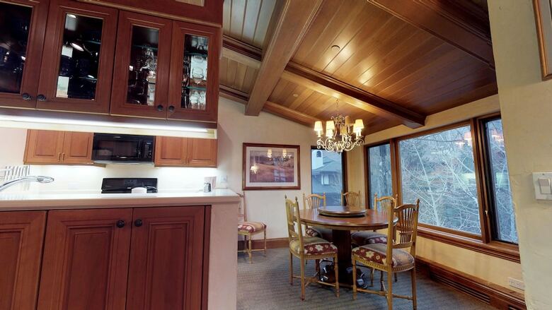 Plaza Lodge By Destination