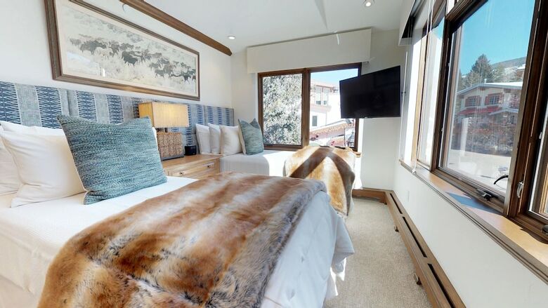 Plaza Lodge By Destination