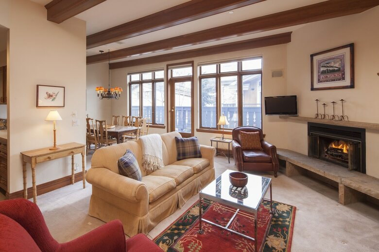 Plaza Lodge By Destination