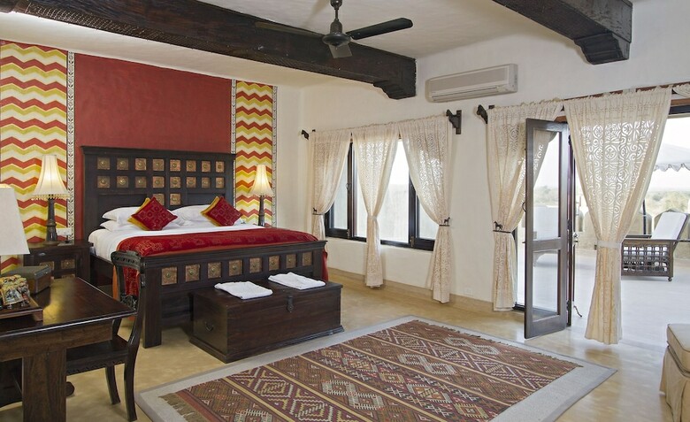 Hotel Mihir Garh