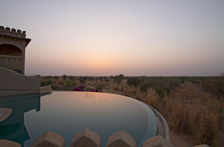 Hotel Mihir Garh
