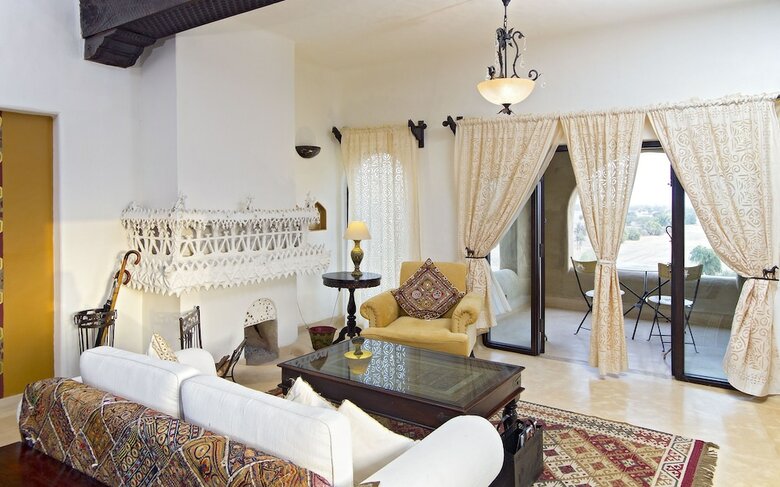 Hotel Mihir Garh