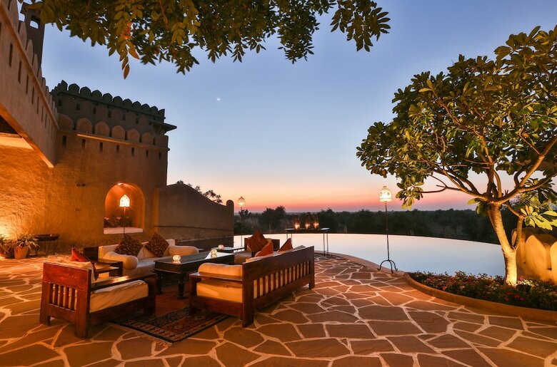 Hotel Mihir Garh