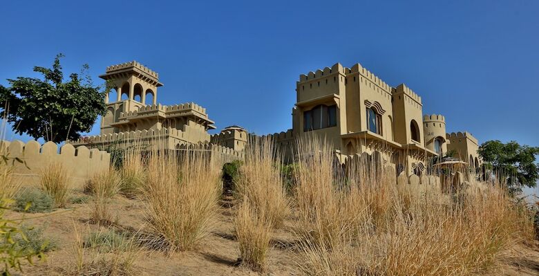 Hotel Mihir Garh