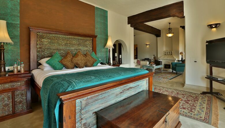 Hotel Mihir Garh