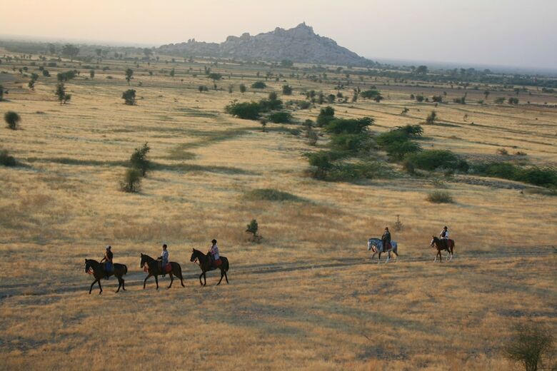 Hotel Mihir Garh