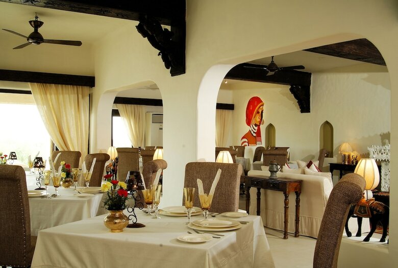 Hotel Mihir Garh