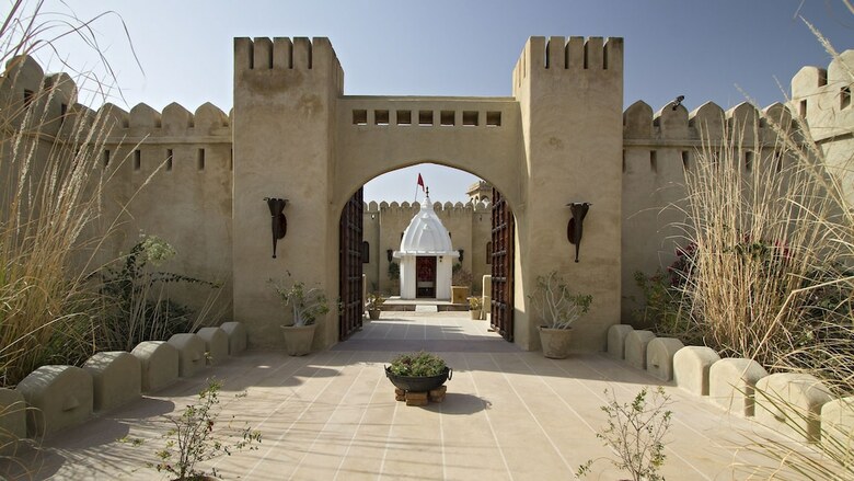 Hotel Mihir Garh