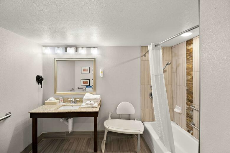 Hotel Comfort Inn & Suites