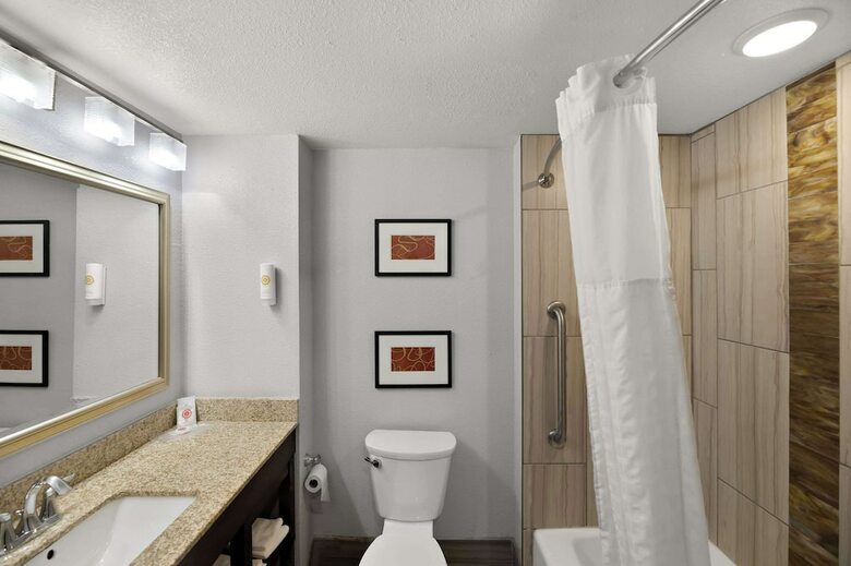 Hotel Comfort Inn & Suites